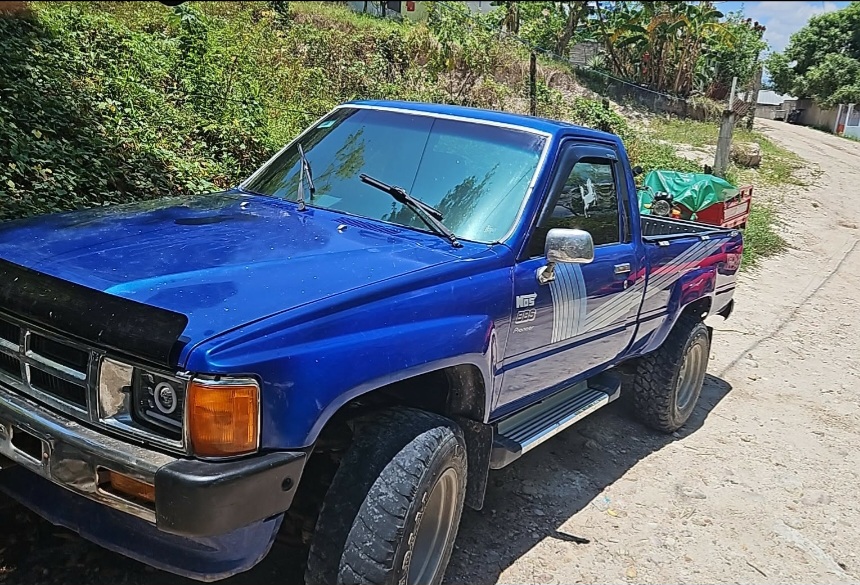 Vendo Toyota 22R año 86