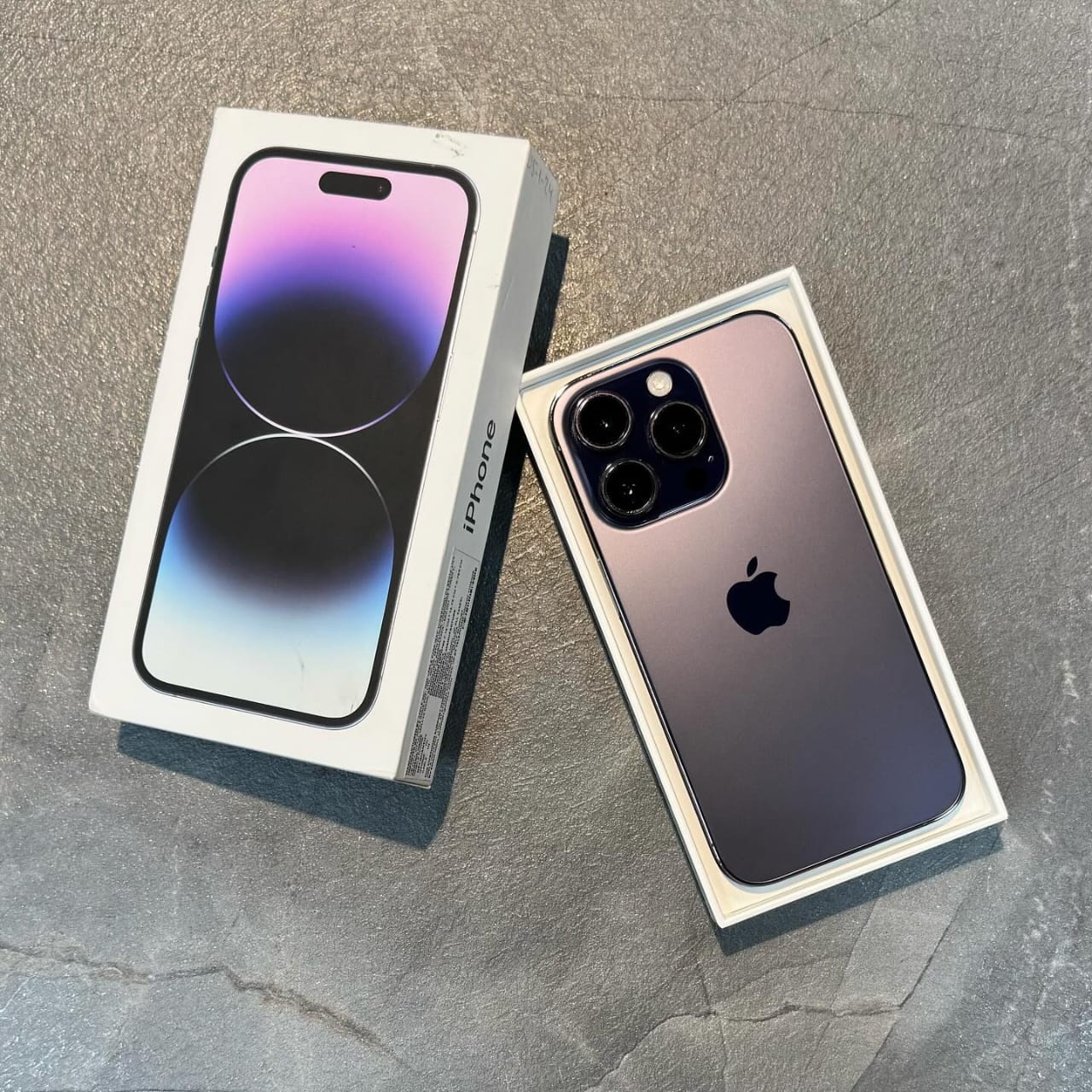 *Iphone 14 pro*